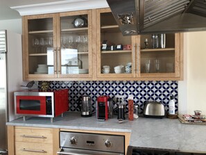 Fridge, microwave, oven, stovetop - Luxury 2 BR Private Flat in San Francisco (San Francisco)