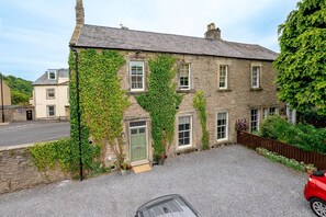 Exterior - The Swaledale -  a cottage that sleeps 2 guests  in 1 bedroom (Richmond)