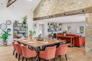 Dining - Dragonfly - Holiday At Home (Near Richmond)