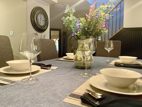 EXECUTIVE-STYLE MODERN FARM HOUSE