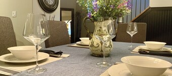 EXECUTIVE-STYLE MODERN FARM HOUSE