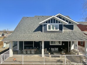 Exterior - EXECUTIVE-STYLE MODERN FARM HOUSE (Sylvan Lake)