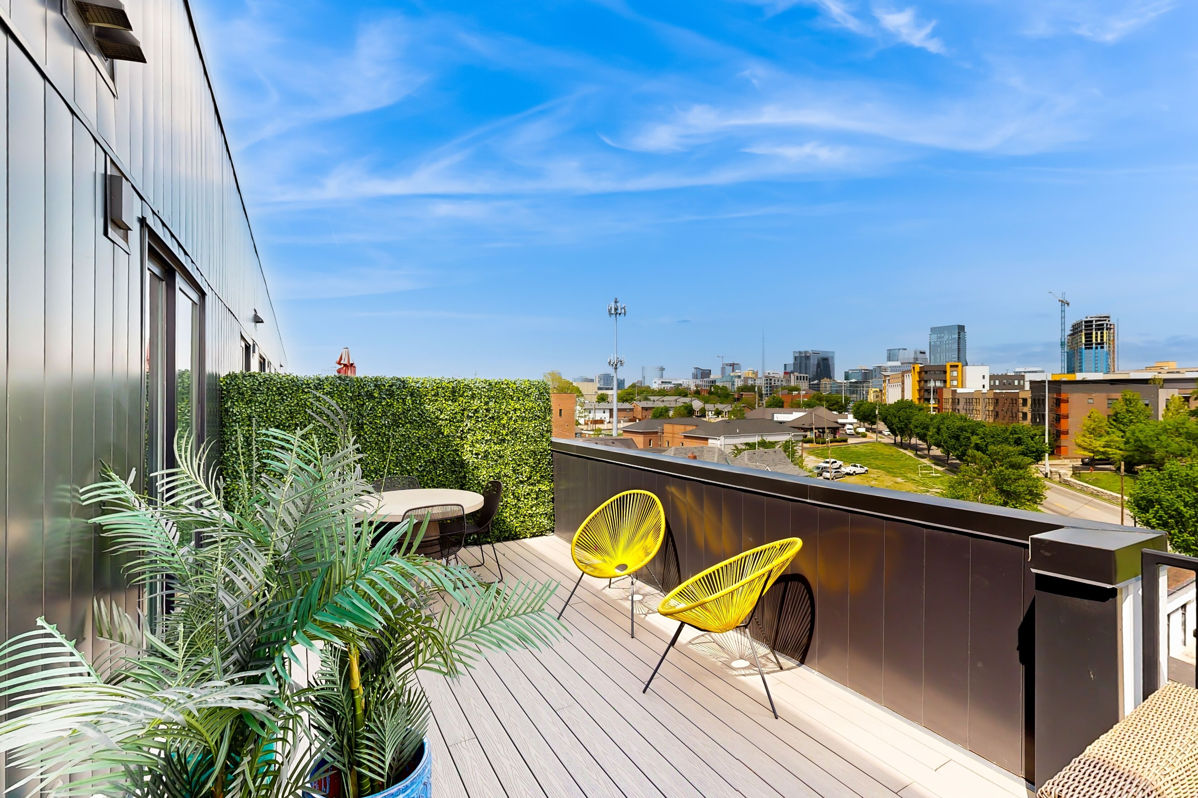 Downtown Nashville rooftop studio condo with city views and private balcony