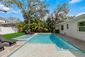 Outdoor pool, a heated pool - Tropical Oasis with Private Pool & Spa, minutes from Siesta Key Beach! (Sarasota)