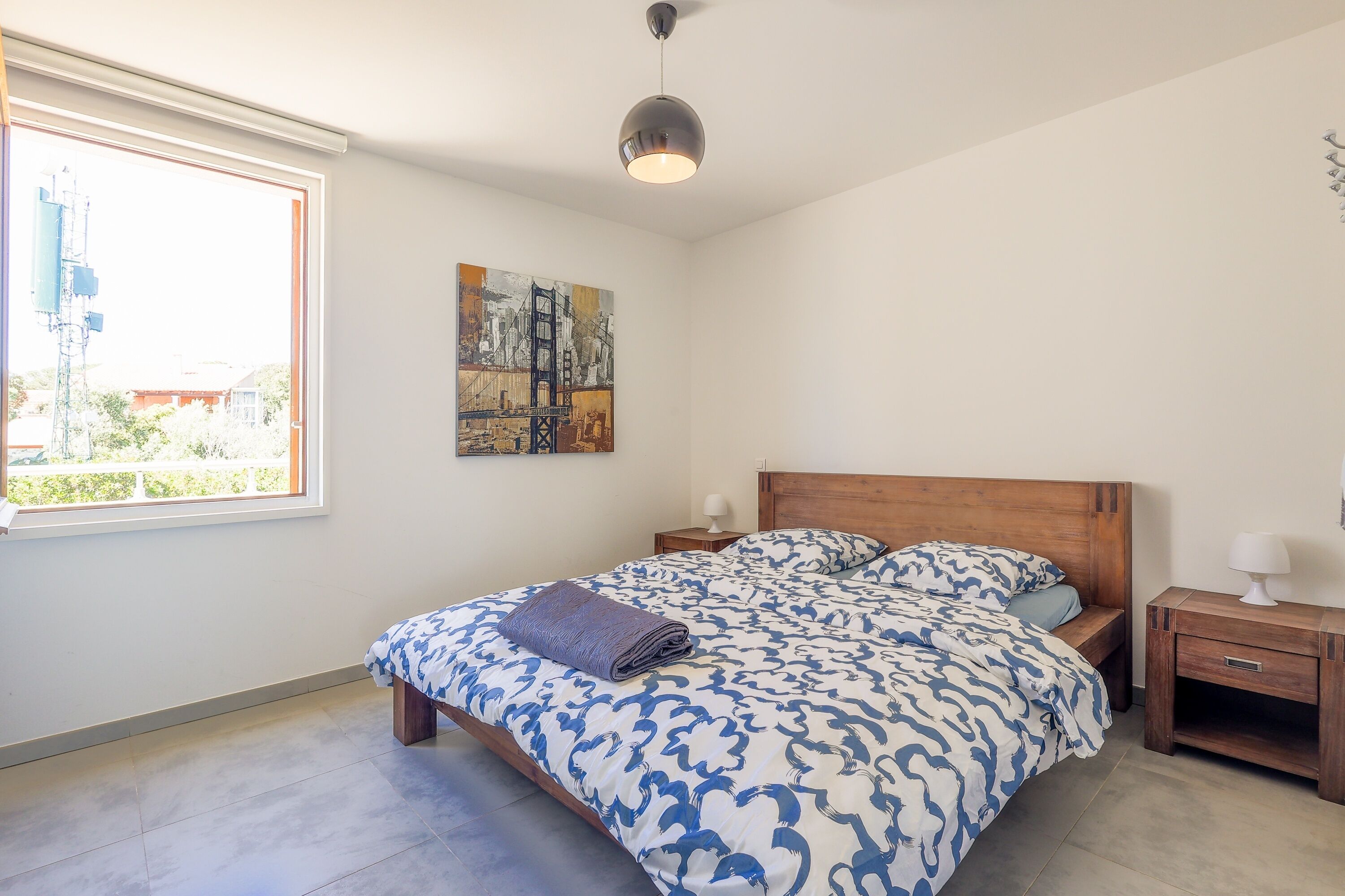 2 chambres, fer et planche à repasser