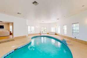 Innenpool, beheizter Pool