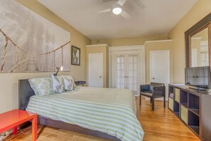 1 chambre, fer et planche à repasser, accès au Wi-Fi (inclus)