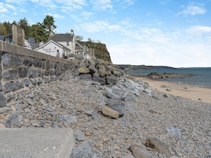 Beach - 2 bedroom accommodation in Stepaside, near Saundersfoot (Stepaside, near Saundersfoot)