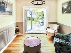 Fireplace - 2 bedroom accommodation in Stepaside, near Saundersfoot (Stepaside, near Saundersfoot)