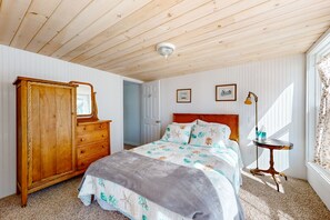 3 quartos, ferros/tábuas de passar roupa, acesso à internet