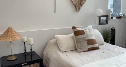 Charming Seattle Studio near Lumen Field & T-mobile Park