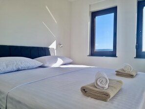 2 slaapkamers, lakens van Egyptisch katoen, luxe beddengoed, een bureau