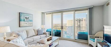 Fernseher, Tischtennisplatte