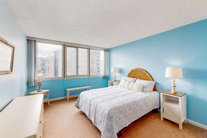 2 bedrooms, iron/ironing board, Internet, bed sheets - 16th-floor ocean-view condo with game room, in/outdoor pools, tennis, saunas, AC (Ocean City)