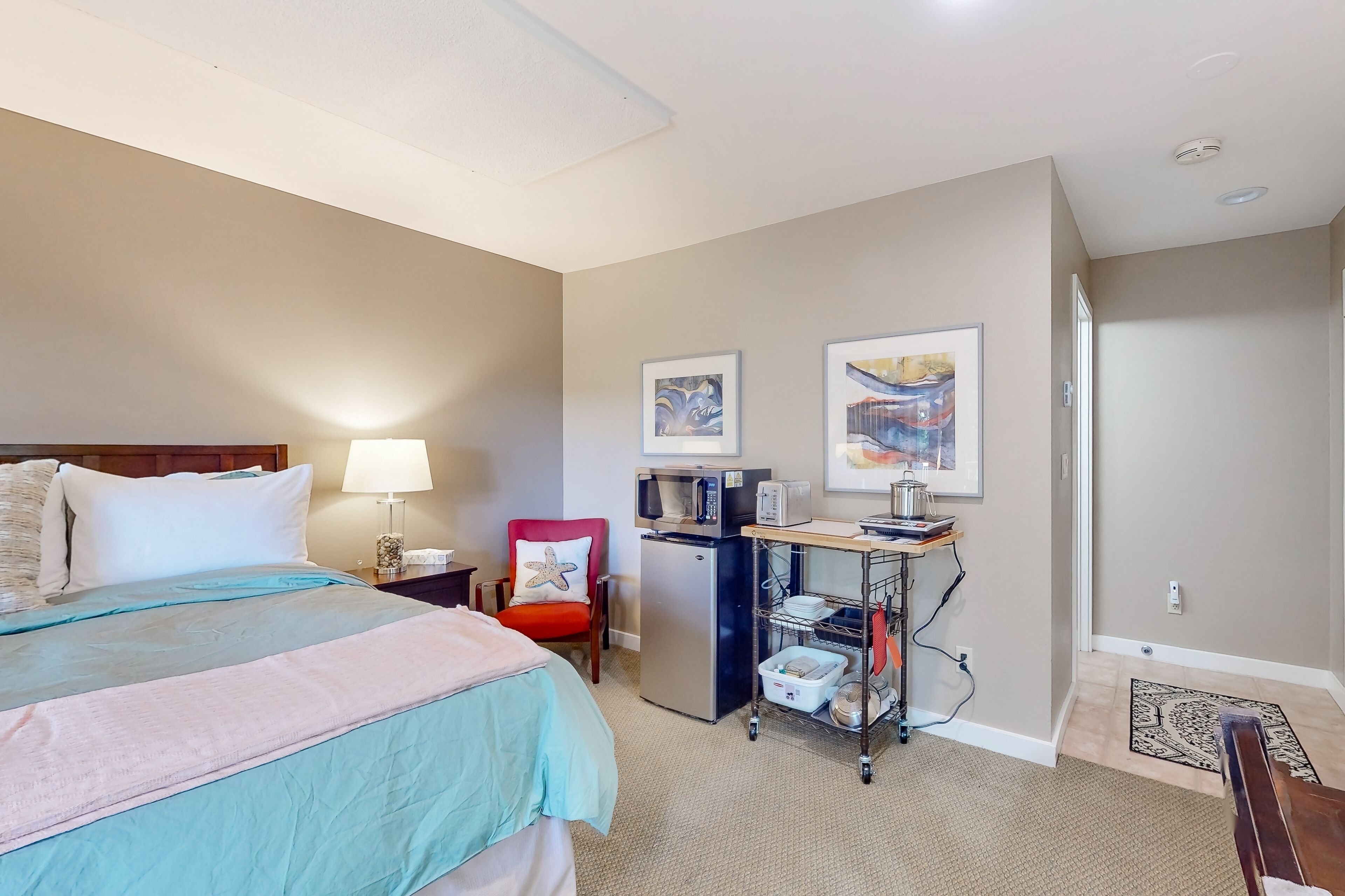 1 bedroom, internet, bed sheets