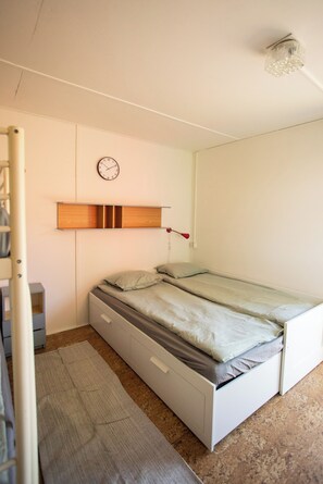 Baita familiare, vista giardino | 1 camera, Wi-Fi gratuito, lenzuola
