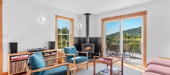 Secluded Cottage on 85 Acres – Peaceful Country Retreat Surrounded by Nature