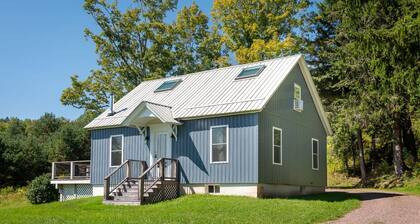 Secluded Cottage on 85 Acres – Peaceful Country Retreat Surrounded by Nature