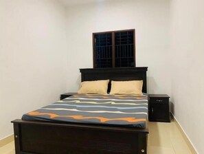 3 quartos, ferros/tábuas de passar roupa, Wi-Fi, roupa de cama