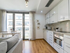 Køleskab, mikrobølgeovn, ovn, opvaskemaskine