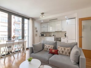 TV - Apartment Barcelona Rentals Modern Sagrada Familia Apartment (Barcelona)