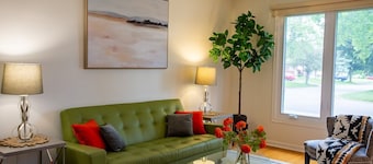 Family Beach Romantic Getaway+park pass+boat dock