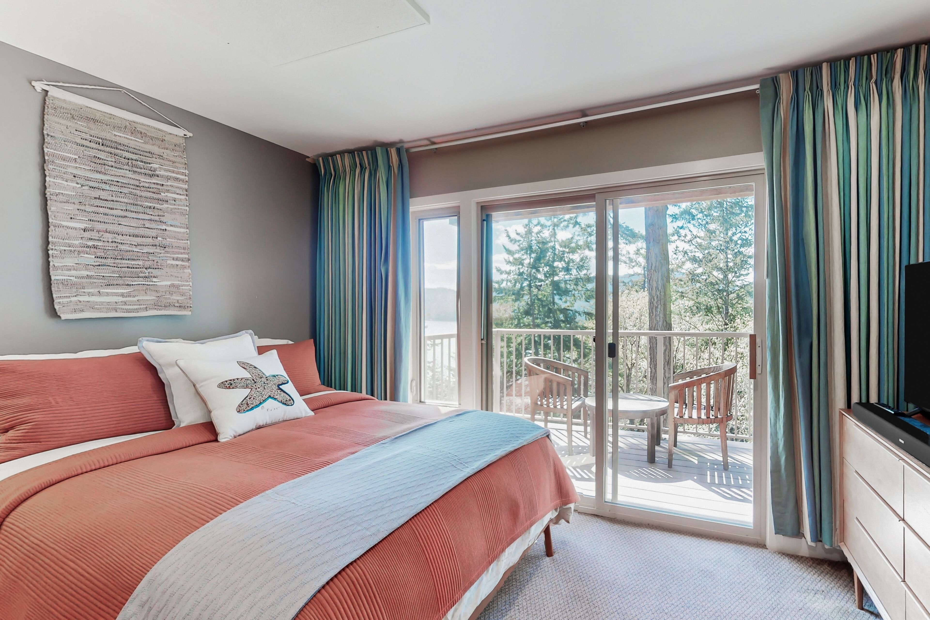 Silitysrauta/-lauta, Wi-Fi, vuodevaatteet, pääsy pyörätuolilla