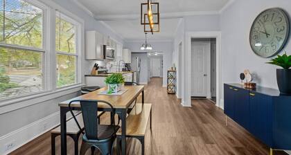 Downtown Charm, 3 Bdr, Near Rest and Bars