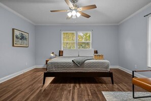 3 Schlafzimmer, Schreibtisch, Bügeleisen/Bügelbrett, WLAN