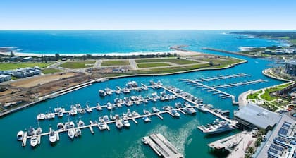 Vila Cass - Stunning Townhome 5min walk to Shellharbour Marina, Close to Beach