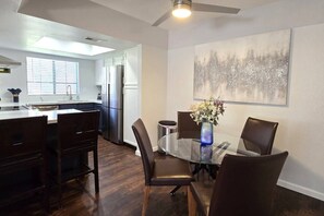 Dining - Tempe 2Bdrm 2Ba by Papago Park A101 (Tempe)
