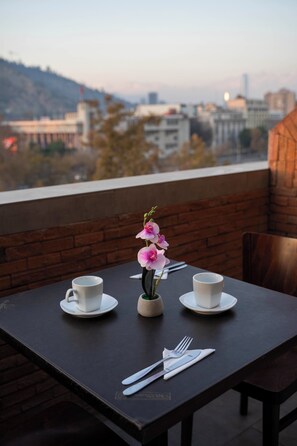 每日付費供應現點現煮早餐