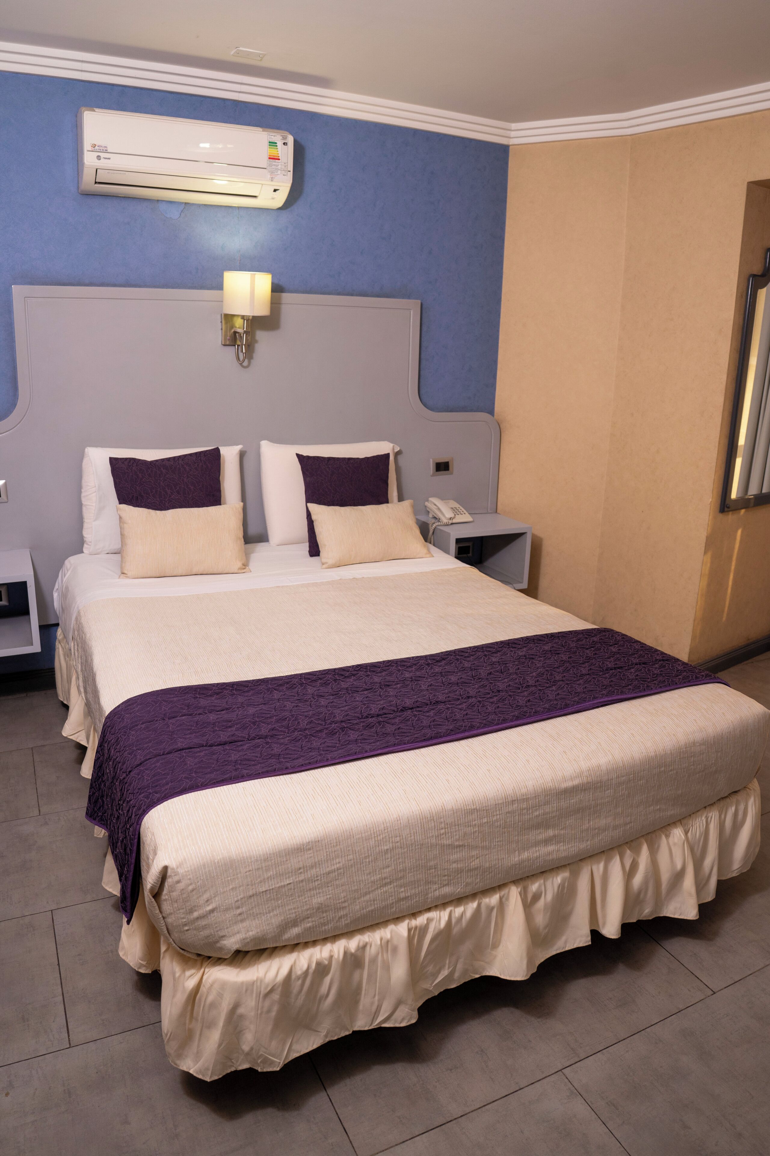 Single Room | In-room safe, soundproofing, free WiFi, bed sheets