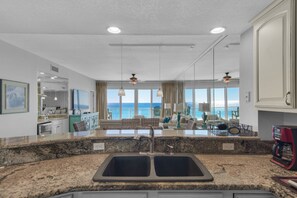 Interior - Rates Dropped! - Luxury Gulf-Front Condo. Gym, Heated Pool & Hot Tub (Destin)