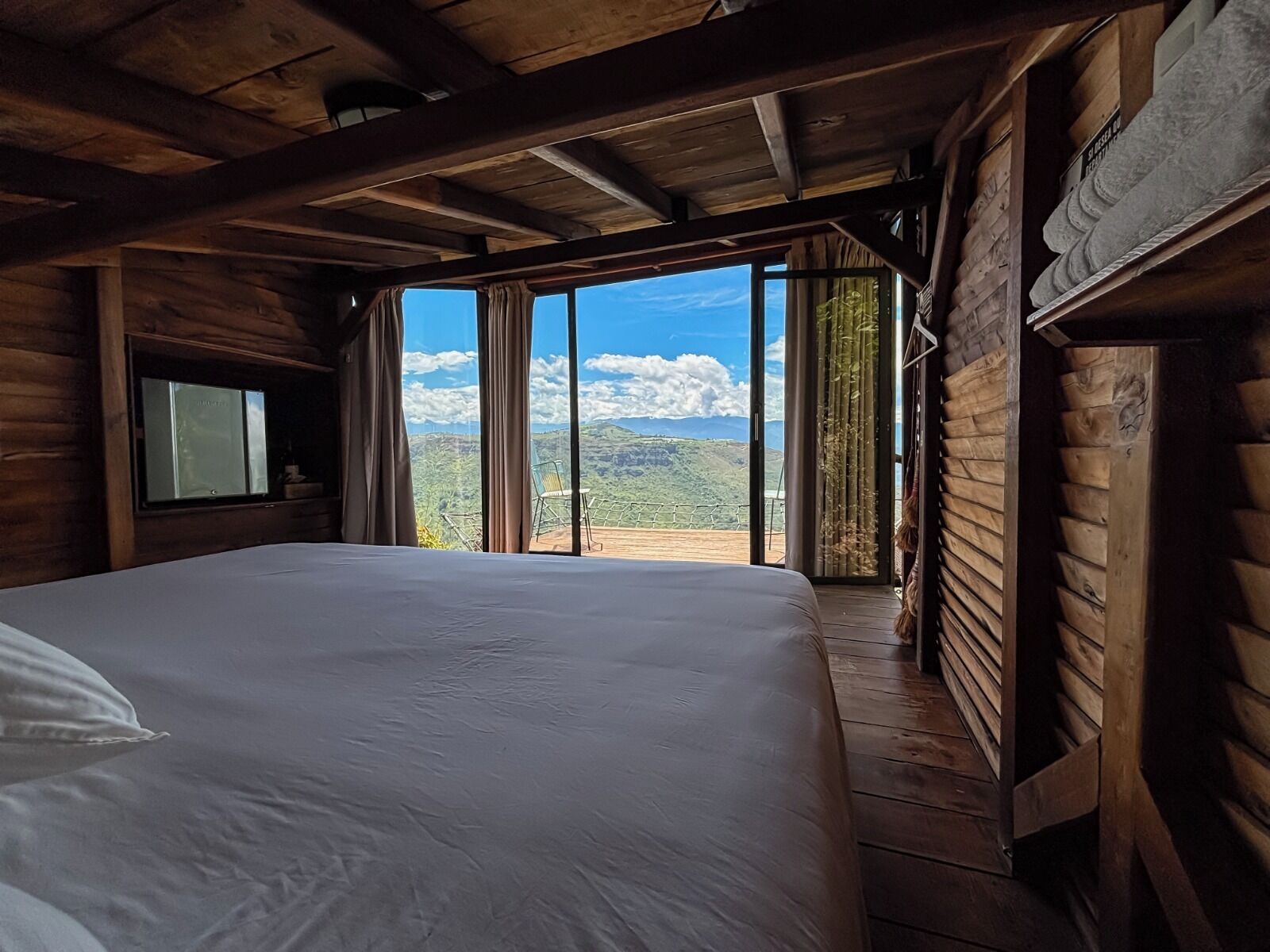 Room, Mountain View | Blackout drapes