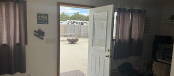 Cozy cabin near Lewis and Clark Lake and CJ’s at the Lake