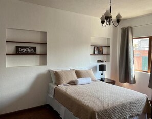 2 bedrooms, desk, WiFi - Casa Stella Centro Histórico Apt. A (Guatemala City)