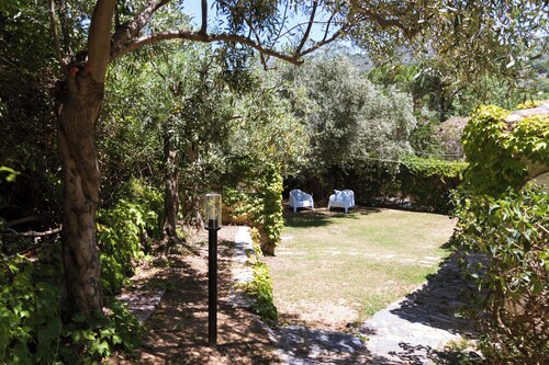 Villa with garden, five minutes from the beach