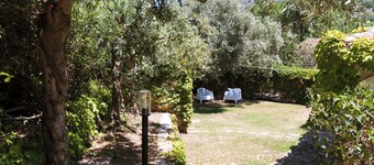 Villa with garden, five minutes from the beach