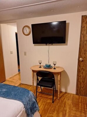 1 bedroom, desk, iron/ironing board, free WiFi