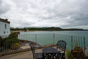 Apartment | 3 bedrooms - Laston Garden Apartment - Sea Views Large Terrace (Tenby)