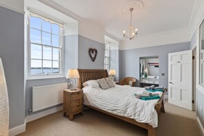 Apartment | 3 bedrooms - Laston Garden Apartment - Sea Views Large Terrace (Tenby)