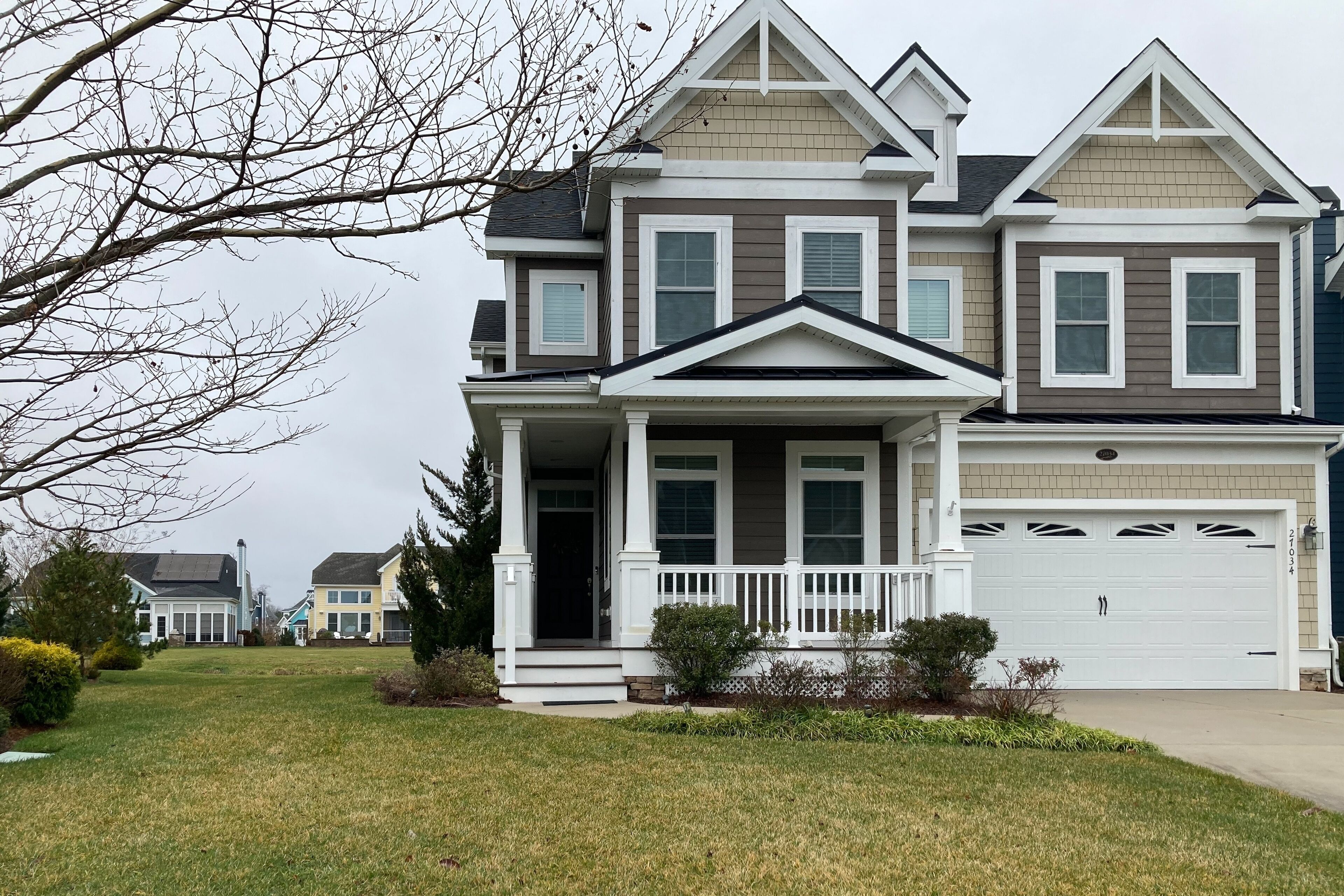 The Peninsula home with on-site golf, tennis/pickleball, & indoor/outdoor pools