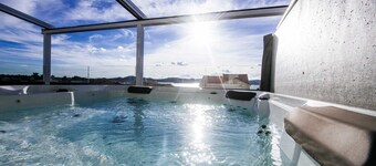 VILLA FELICITA - modern and luxurious