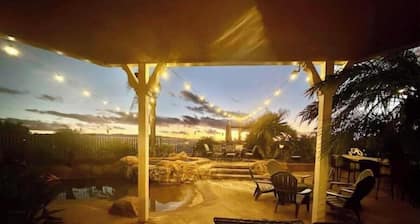 Santa Clarita Tropical Paradise, Six Flags Magic Mountain, LA, Beaches Drivable