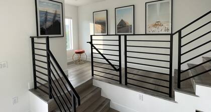 Dreamy Hollywood Art House