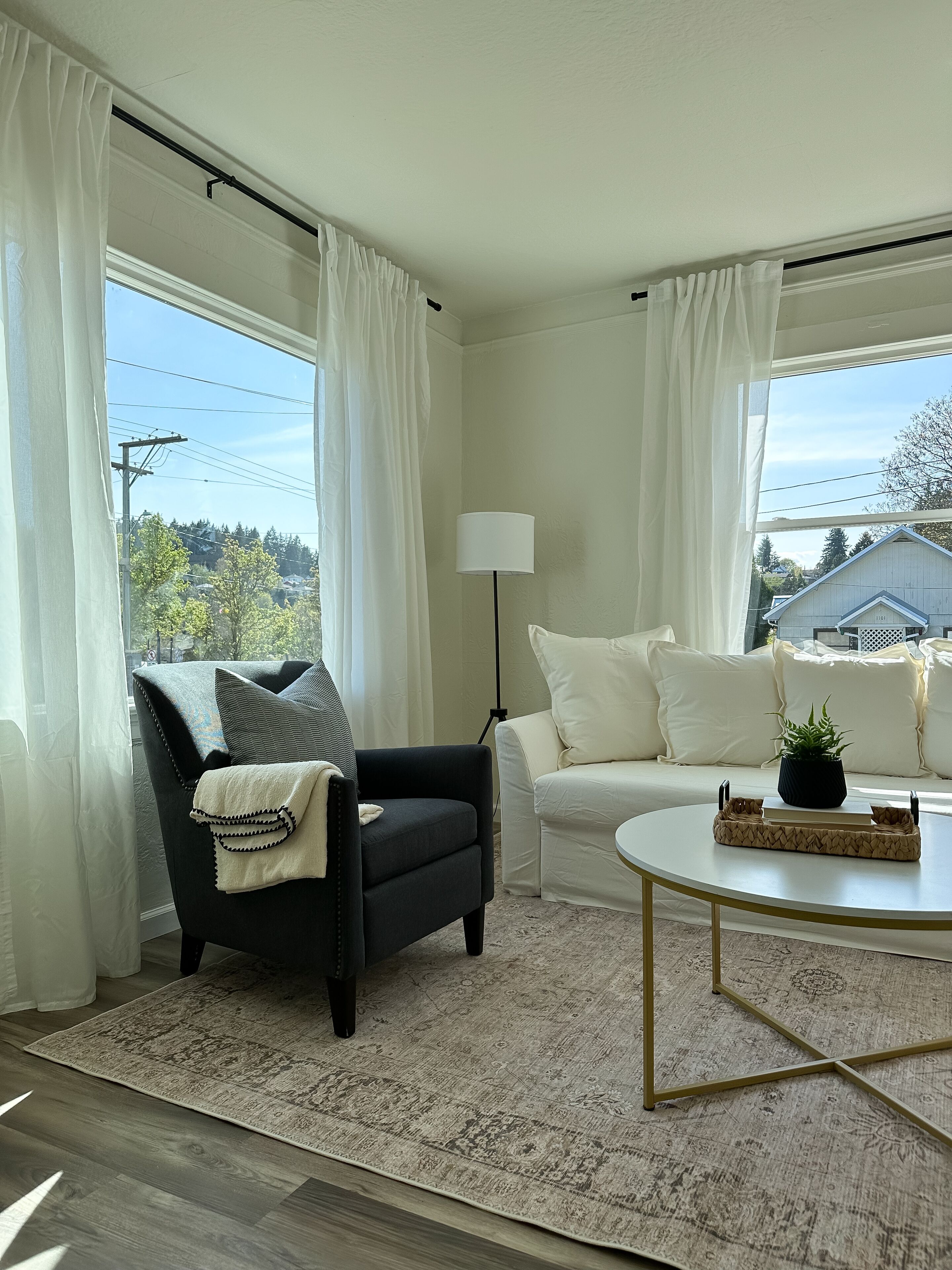 Televisie en een open haard