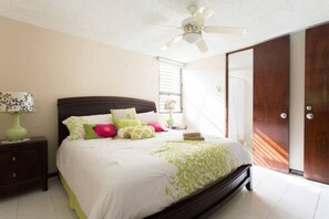 3 bedrooms, iron/ironing board, free WiFi, bed sheets