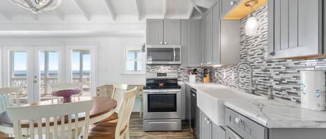 House, Multiple Beds (Bama Breeze) | Private kitchen | Oven, dishwasher, paper towels