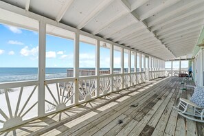 Terrace/patio - Bama Breeze (Gulf Shores)